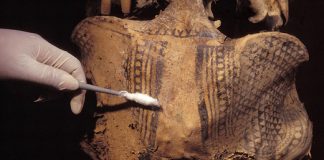 Egyiptomi múmia tetoválásai