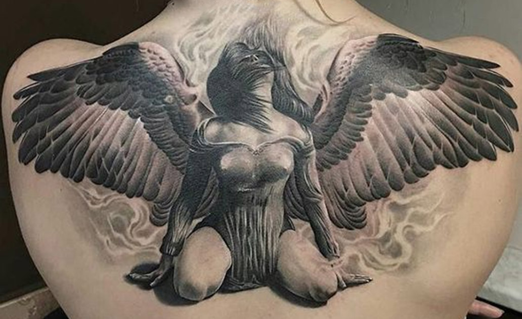 Angyal tetoválás háton