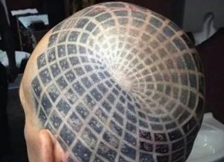 Tetoválás fejen