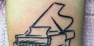 Zongora tetoválás